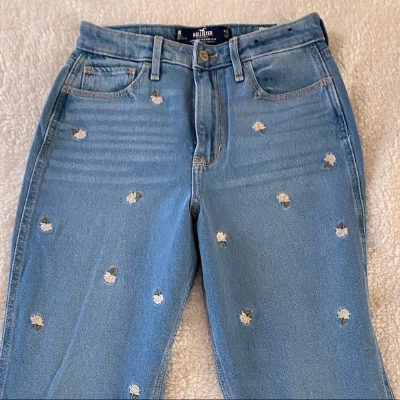 Hollister high rise mom jeans - Picture 1 of 5